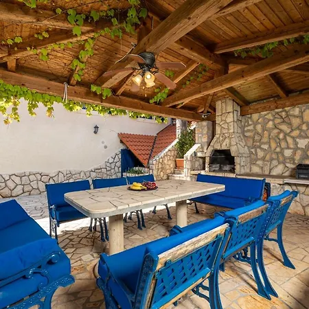 Villa O'lucky